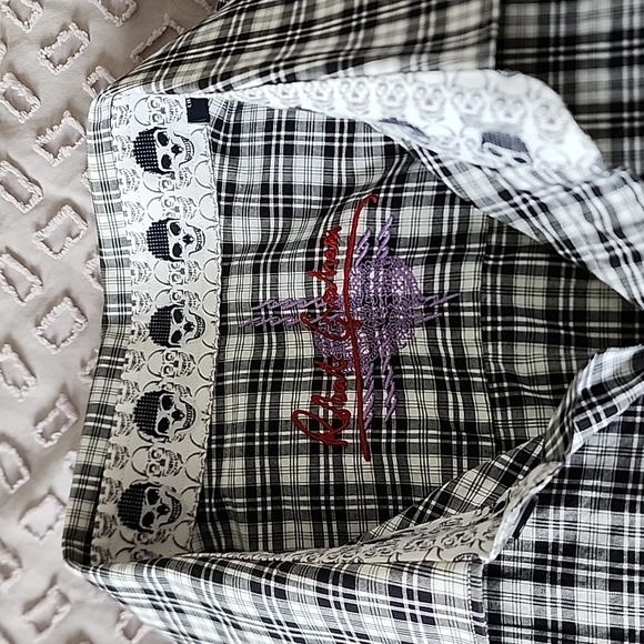 Long sleeve Robert Graham botton down men's shirt. Great condition. - Picture 3 of 4